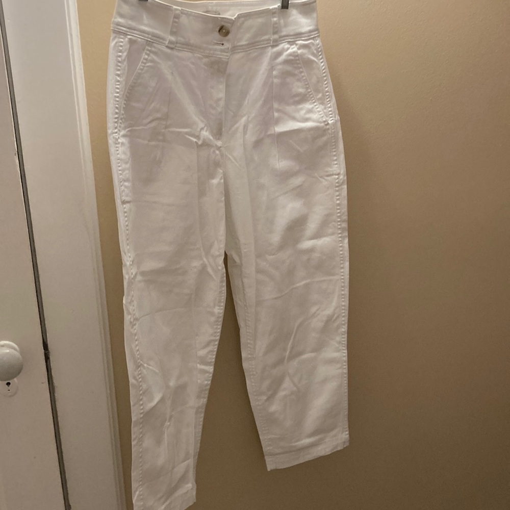 Pleated chinos